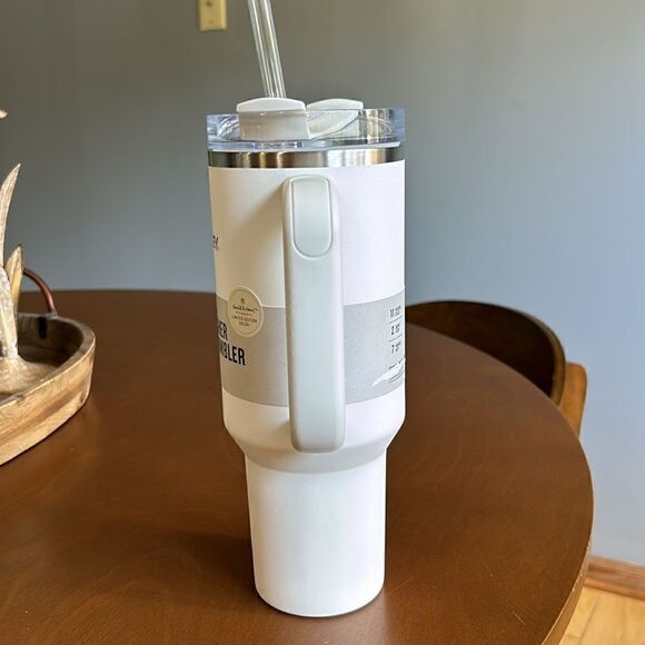 🆕 2023 Stanley Flowstate Quencher Limited Edition Hearth & Hand Sour Cream - Picture 2 of 10